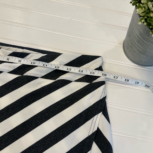 - Athleta charcoal great strip high low maxi skirt - Picture 3 of 6